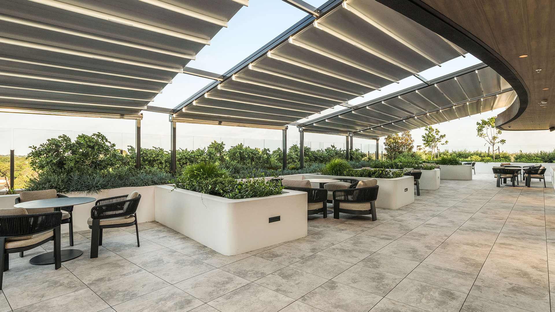 hyegrove-willoughby-retirement-residences-rooftop-entertaining