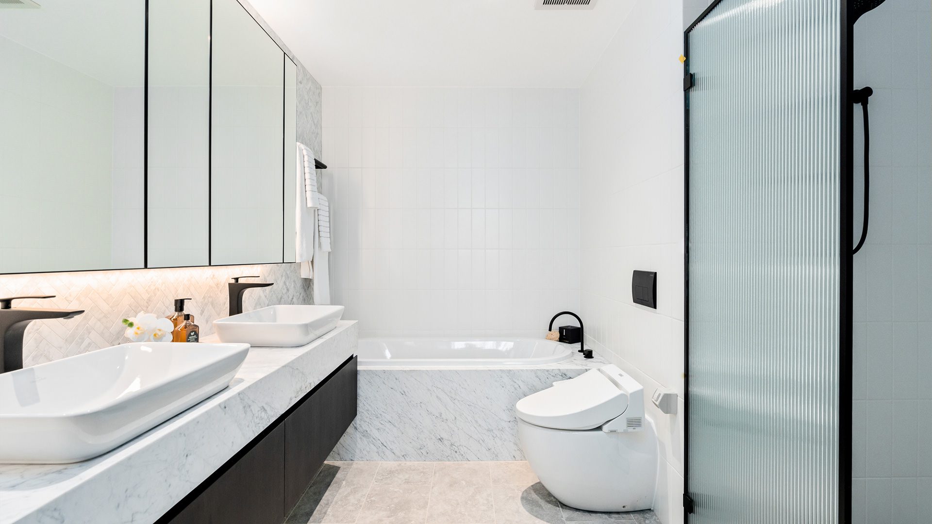 elena-penthouse-collection-bathroom-01